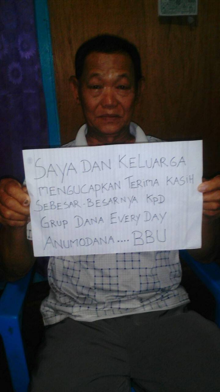 Foto program Dana Untuk Bpk. Tjia di Pontianak Dan Sekolah Anak Bro Jimmy