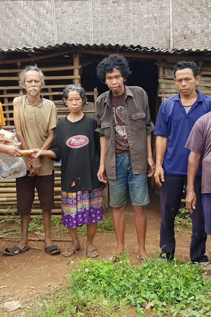 Foto program Dana Peduli Kasih Umat Buddha di Parung