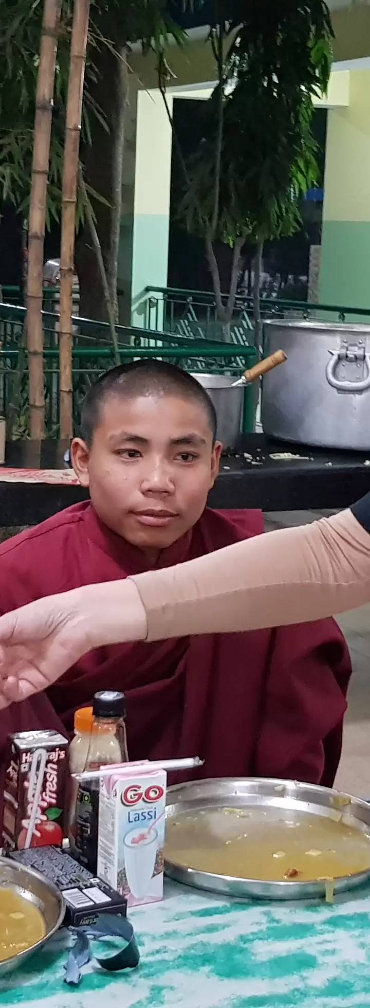 Foto program Dana Makan 108 Bhikkhu & 250 Samanera Di Bodhgaya