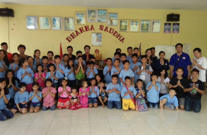 Foto program Dana Baksos Imlek Untuk 200 Anak Buddhis Yang Kurang