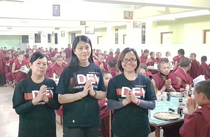 Foto program Dana Kebutuhan Hidup & Jubah 250 Samanera Tergar Monastery