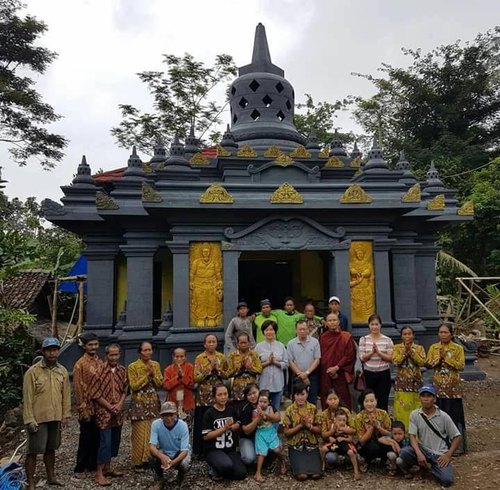 Foto program Dana Pembangunan Teras Kuti di Desa