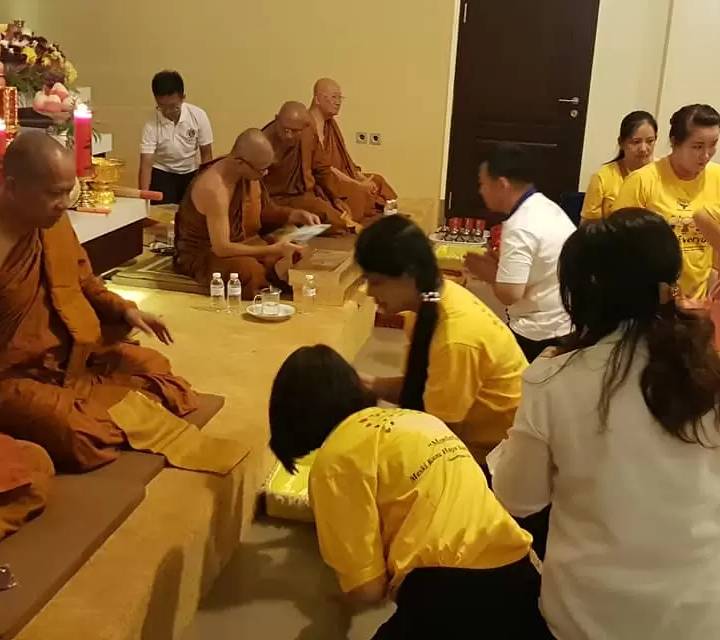 Foto program Sanghadana Kathina Kepada 60 Anggota Sangha di Nusantara