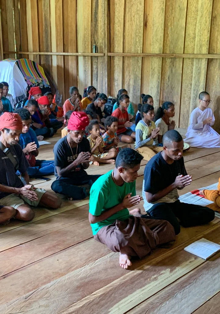 Foto program Dana Pembinaan dan Baksos Umat Buddha Suku Alifuru