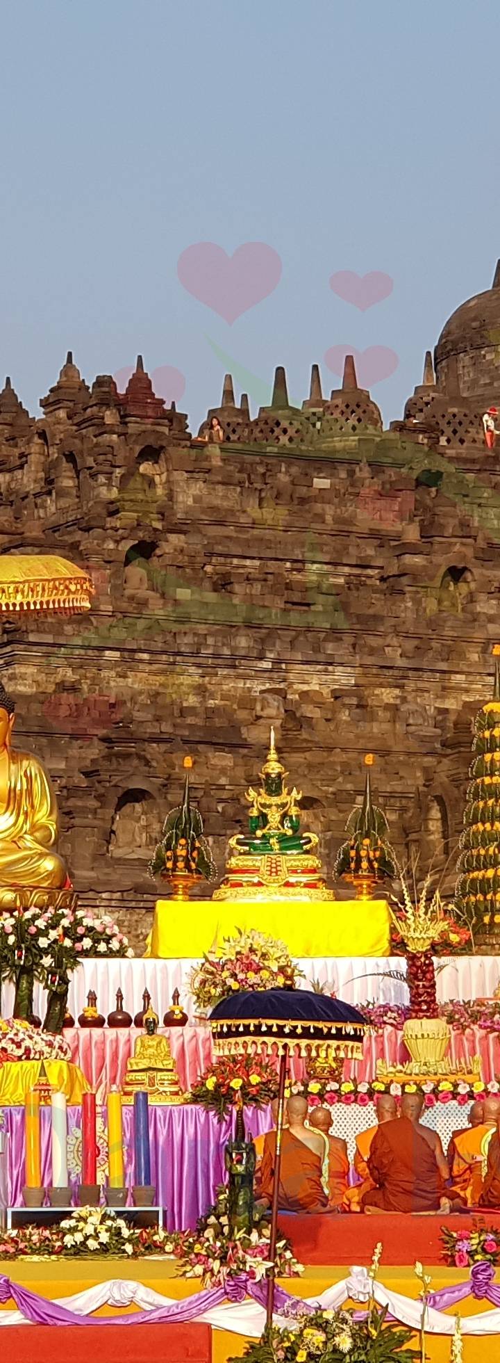 Foto program Maha Dana Waisak Di Borobudur
