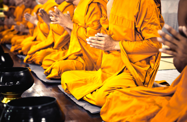 Foto program Sanghadana Obat-Obatan/Vitamin Kepada 215 Bhikkhu Sangha