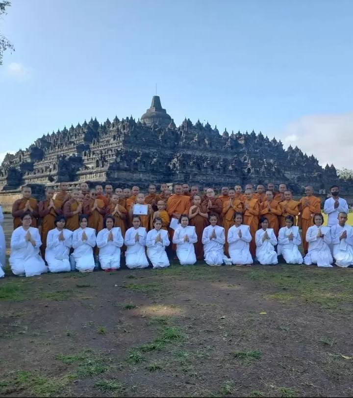 Foto program Dana Makan Pabbajja Samanera/i & Binawidya 50 Siswa Buddhis