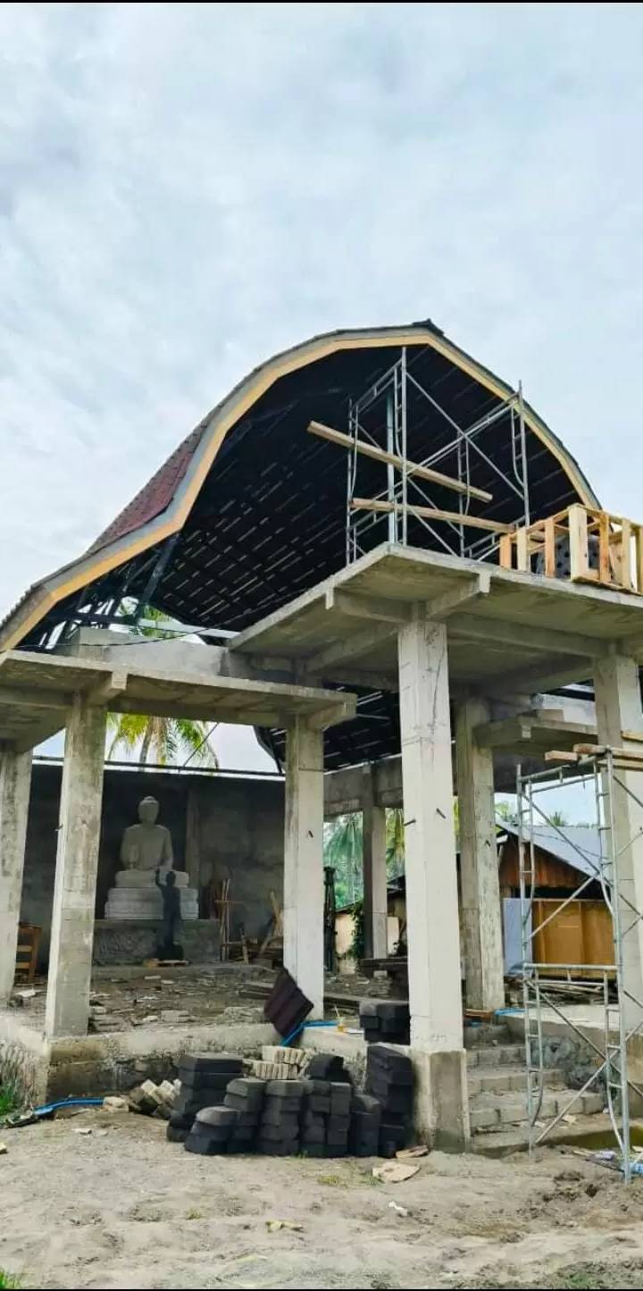 Foto program Dana Plafon dan Lantai Vihara Diraya Manggala Lombok