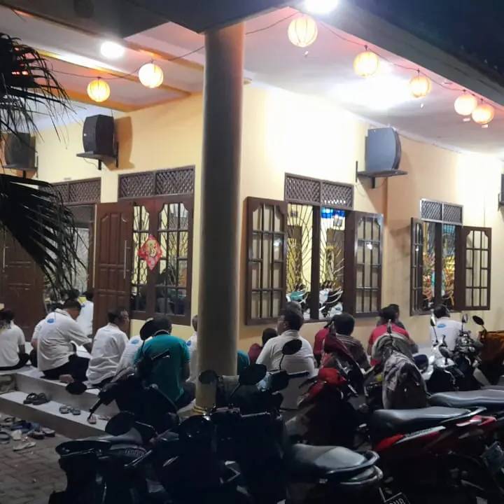 Foto program Dana Baksos Kesehatan dan Sembako di Bulan Waisak