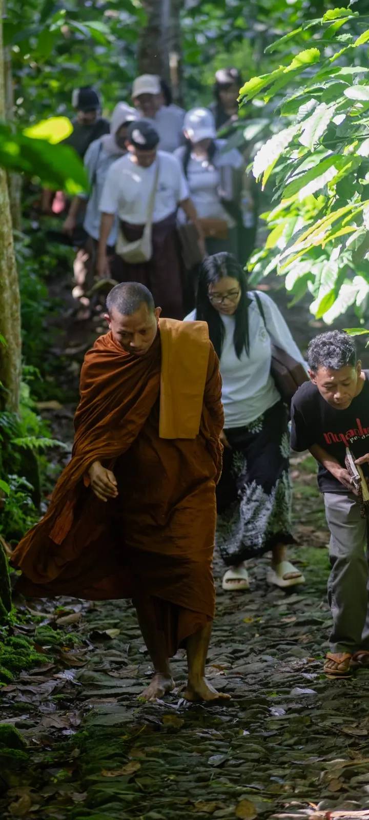 Foto program Dana Bangun Jembatan Pondok Meditasi Dusun Buddhis Krecek