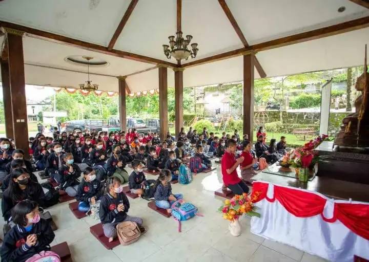 Foto program Dana 900 Buku Dhamma Untuk Anak SMB di 32 Vihara