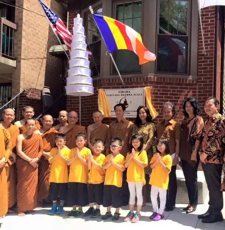 Foto program Dana Pelunasan Vihara Parivara Dhamma Acala New York
